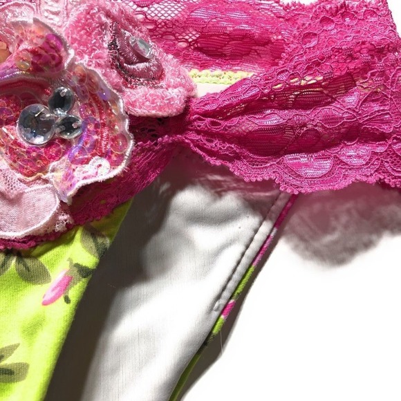 Beach‎ Bunny Floral Bikini Bottom - Picture 2 of 6